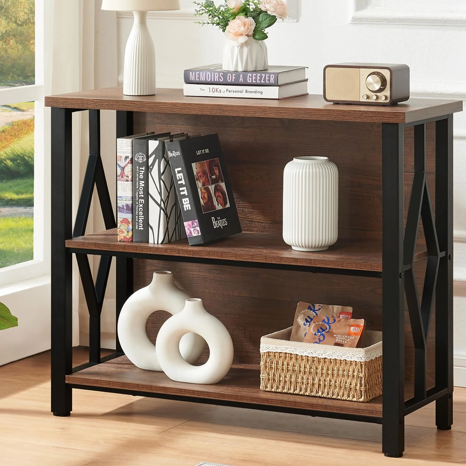 HOMISSUE Bookshelf, 3-Tier Rustic Short Bookshelf, Industrial Shelf Bookcase with Engineered Wood Shelves, Low Bookcase with Storage, Small Shelf for Living Room, Bedroom and Office, Rustic Brown